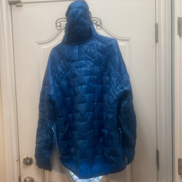 Patagonia men’s hooded jacket - Picture 2 of 11